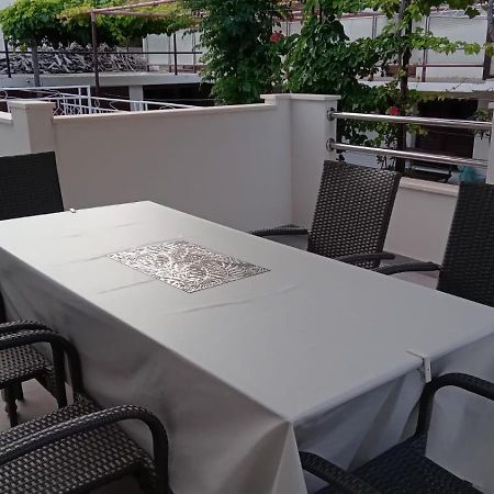 Apartment Biskupovic Dugi Rat Exteriör bild