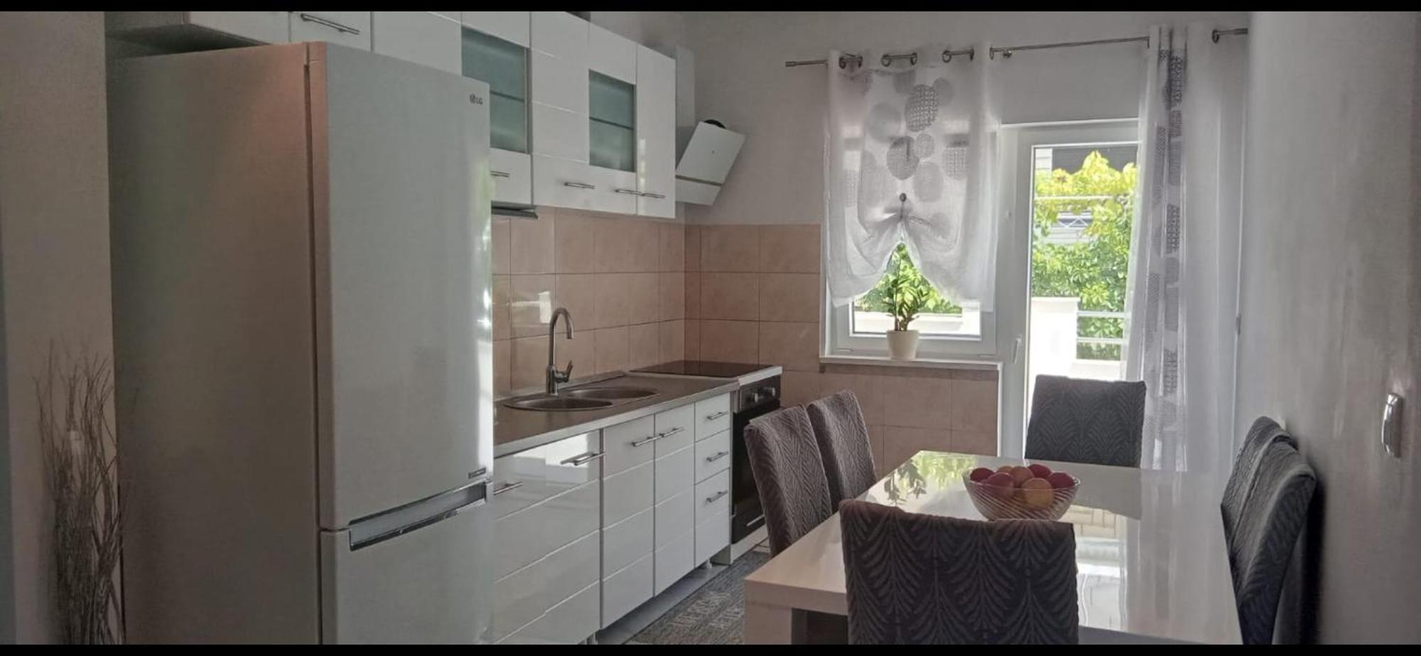 Apartment Biskupovic Dugi Rat Exteriör bild